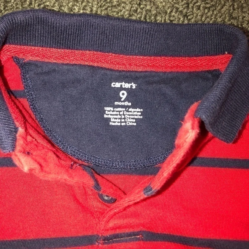 Carter’s size 9 months long sleeve onesie